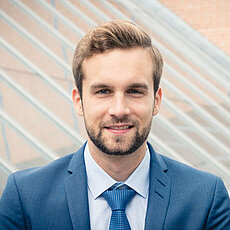 Florian Kadelbach  Florian Kadelbach